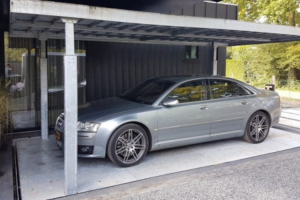 Autolift met gesloten kapconstructie
